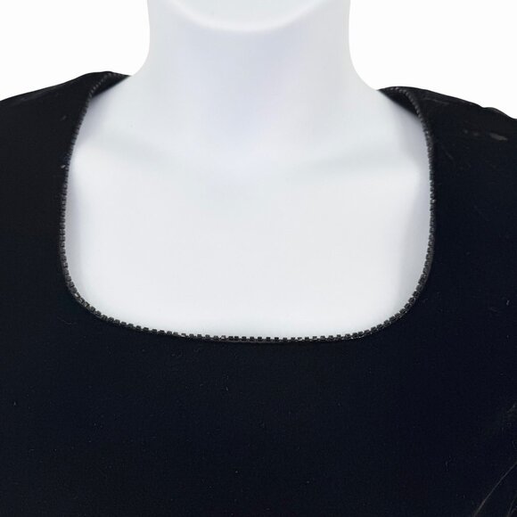 BEAUTIFUL MAGGY LONDON CRUSHED BLACK VELVET BEADED SCOOP NECK MESH SLEEVE DRESS - Picture 3 of 8